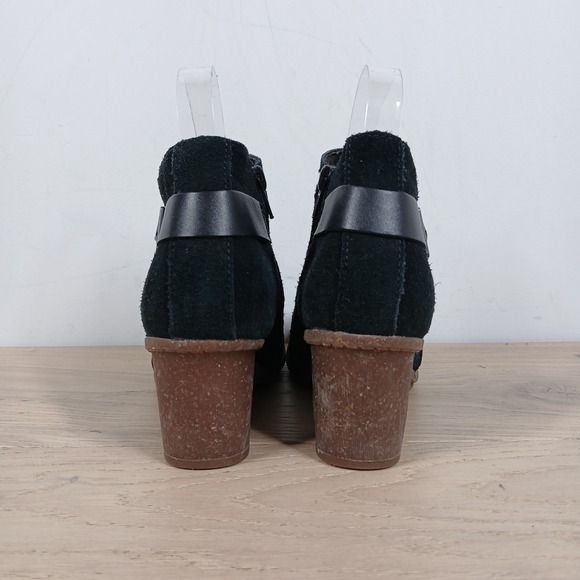 Clarks Collection Ankle Boots Womens 7.5M Black Suede Block Heel Classic Fall - Picture 5 of 12